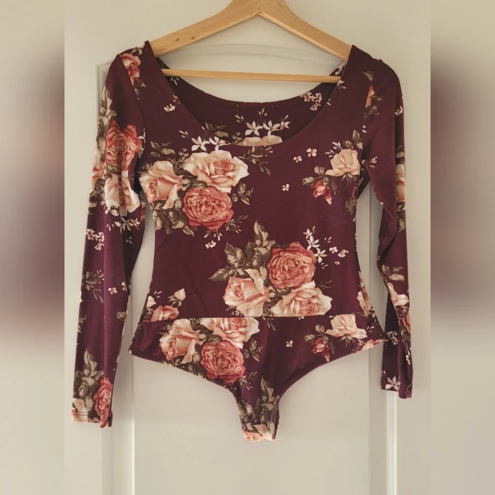 Floral Bodysuit - Picture 2 of 3